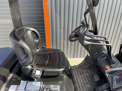 Электрический погрузчик Royal Forklift RY E20L